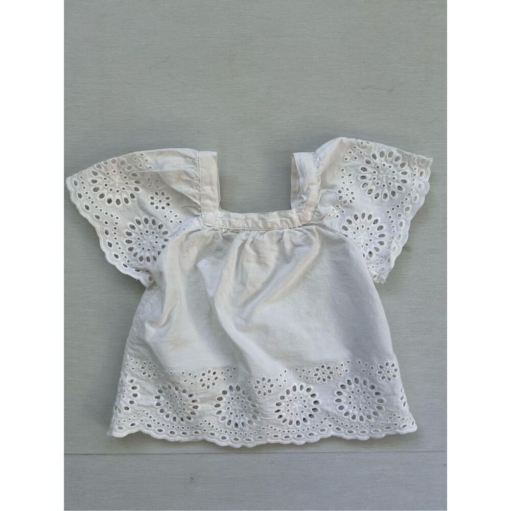 Zara Eyelet Baby Girl Botton down back  Blouse size 9-12 months